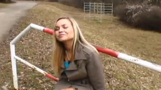 Sexy playgirl is getting her cunt screwed outdoors